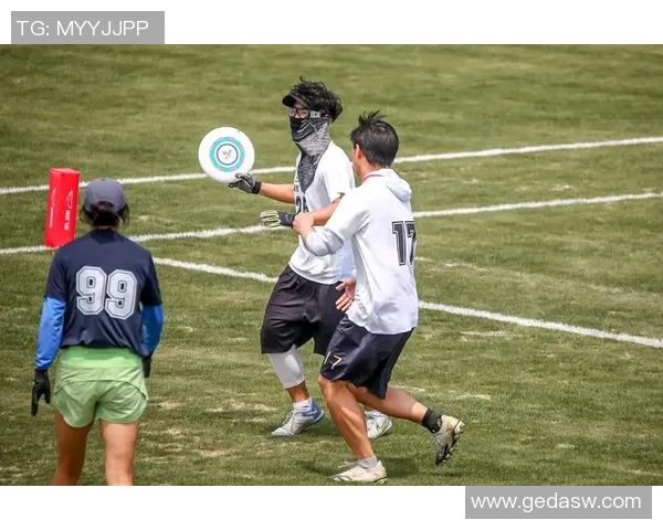 武汉飞盘队在攀岩联赛中以96分稳居积分榜首位